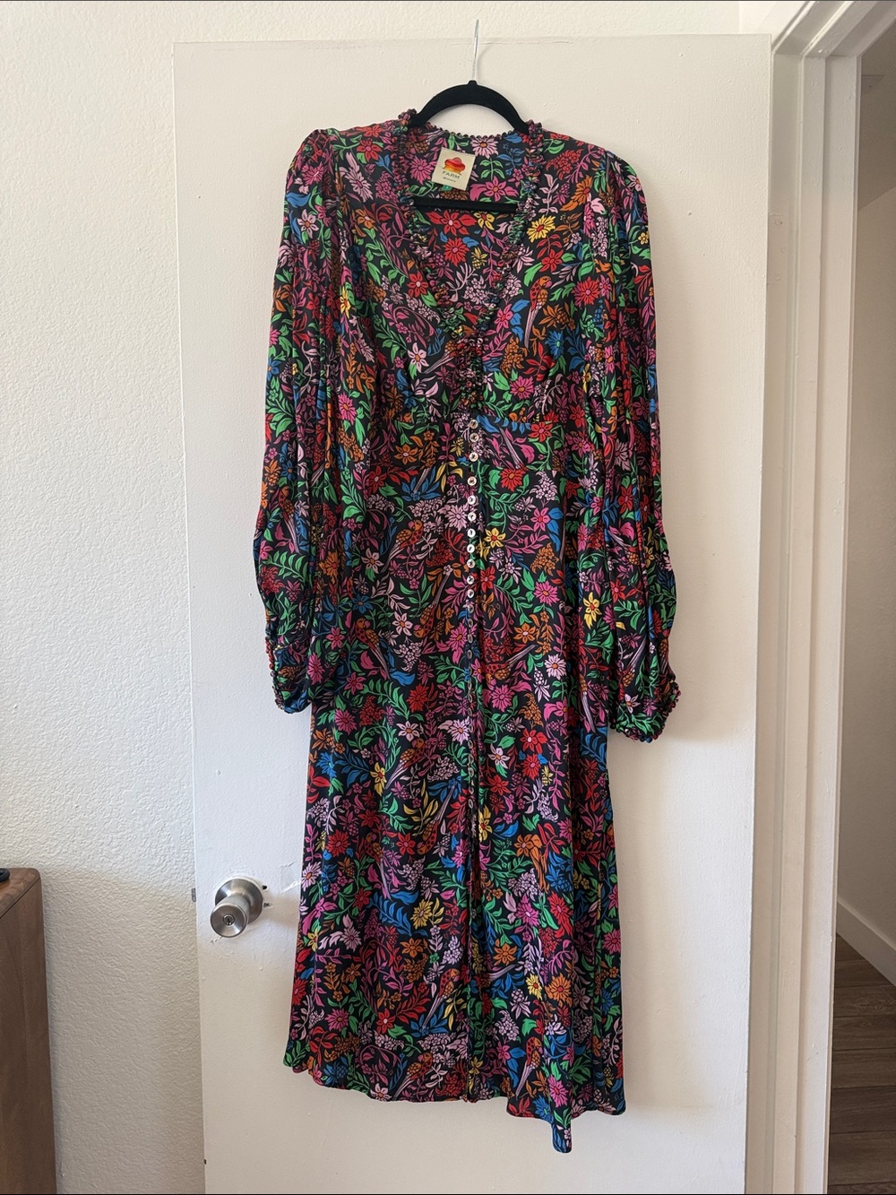 Floral Button-Front Midi Dress in Multicolor - Picture 9 of 14